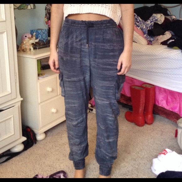 Gypsy elastic waist with drawstring printed pant - Picture 1 of 4